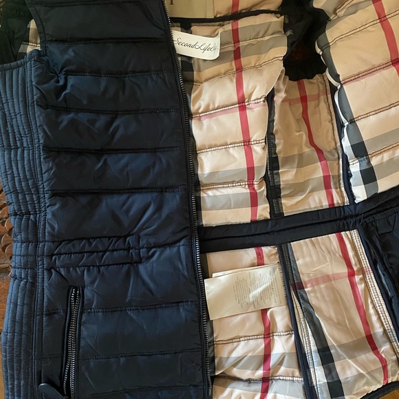 Beautiful Burberry Black Puffer Vest - Picture 3 of 7